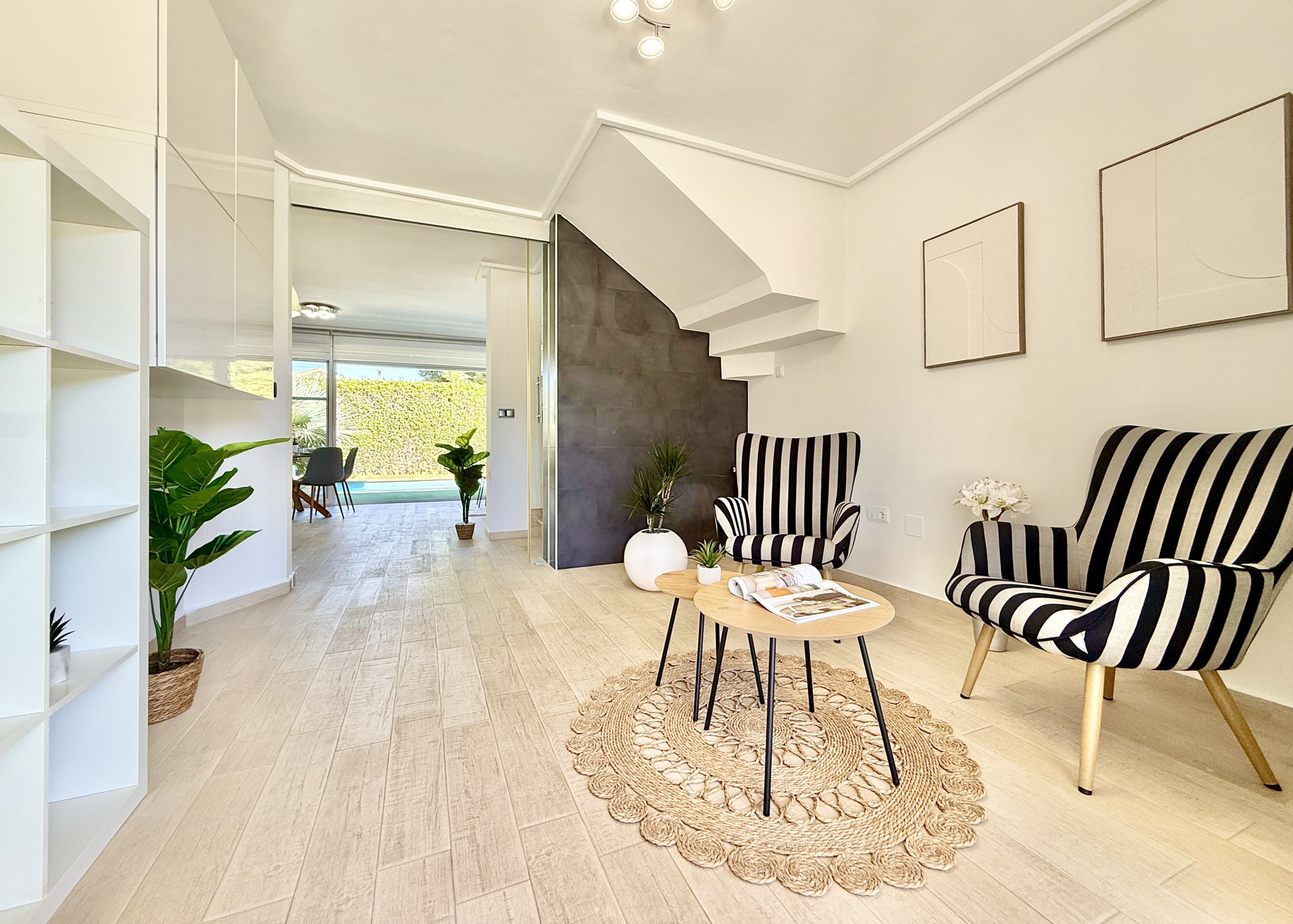 Open-plan living spaces in exclusive 4 bed villa for sale on Mar Menor Golf Resort – Levante Properties