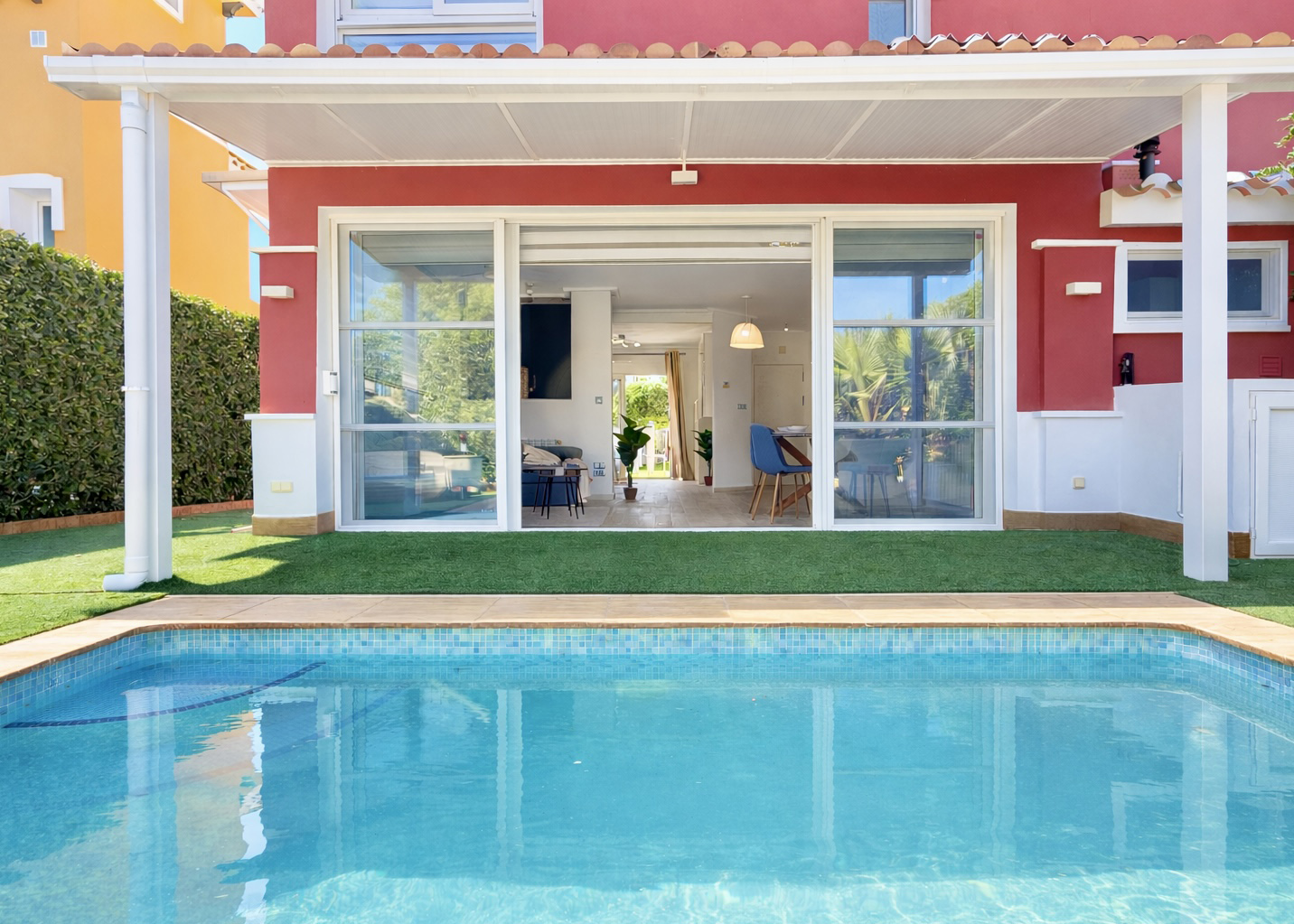Exclusive 4 Bed Villa for sale on Mar Menor Golf Resort. Private pool, open-plan living & upgraded. Exclusively by Levante Properties.