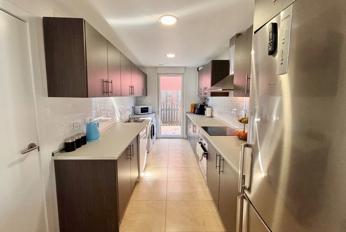 Fully fitted kitchen in 2 bedroom Rondella villa Mar Menor Golf Resort Levante Properties