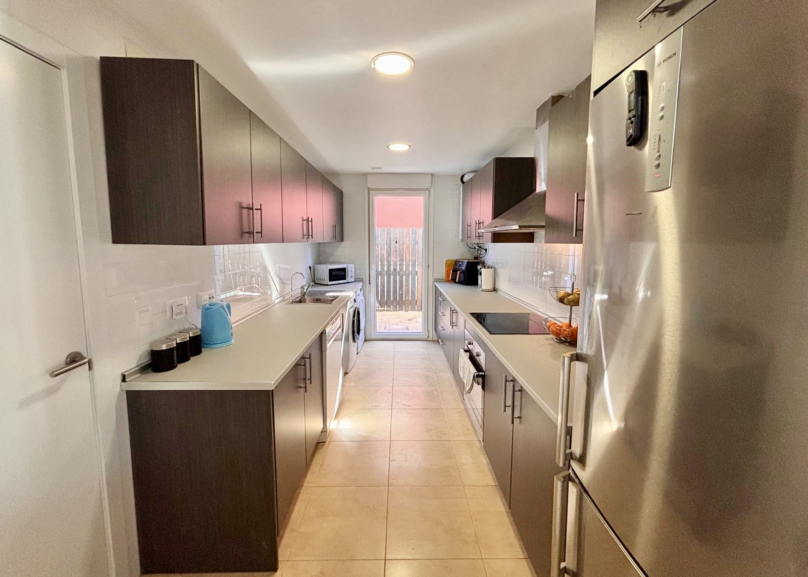 Fully fitted kitchen in 2 bedroom Rondella villa Mar Menor Golf Resort Levante Properties