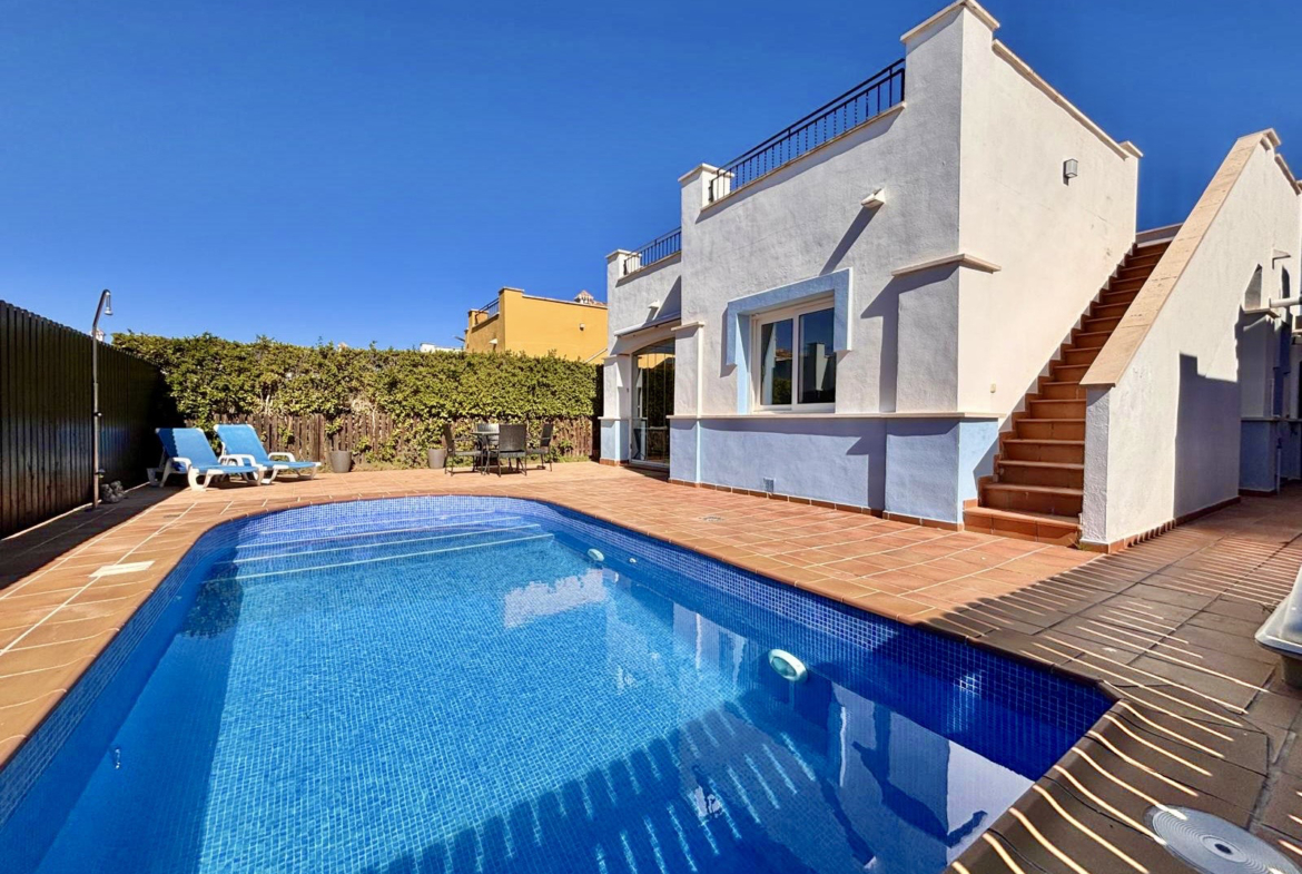 Exclusive Rondella Villa For Sale, 2-Bed and fully modernised, also Key Ready in Mar Menor Golf Resort. With Levante Properties.