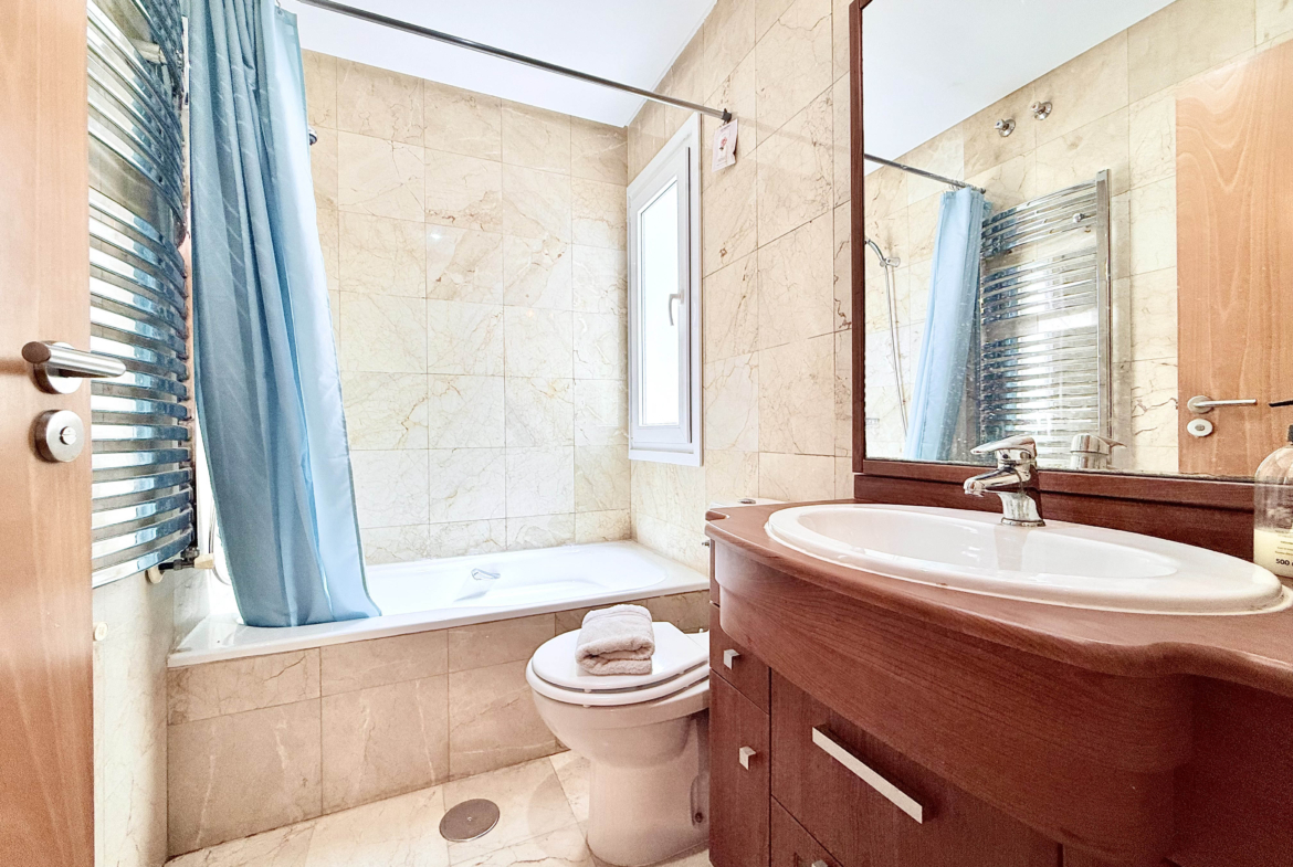 En suite bathroom in Ciervo villa Mar Menor Golf Resort Levante Properties