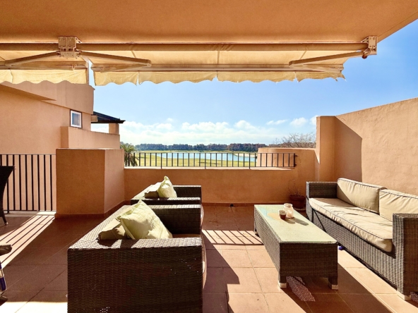 2-Bed Second Floor Apartment for Sale on Mar Menor Golf Resort. With lake and golf views, and close to resort's facilities. Key Ready.