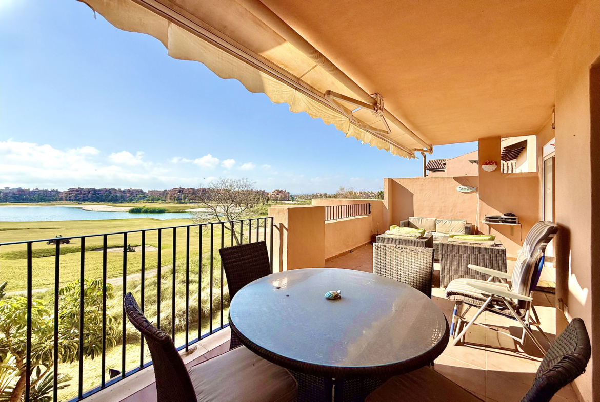 2-Bed Second Floor Apartment for Sale on Mar Menor Golf Resort. With lake and golf views, and close to resort's facilities. Key Ready.