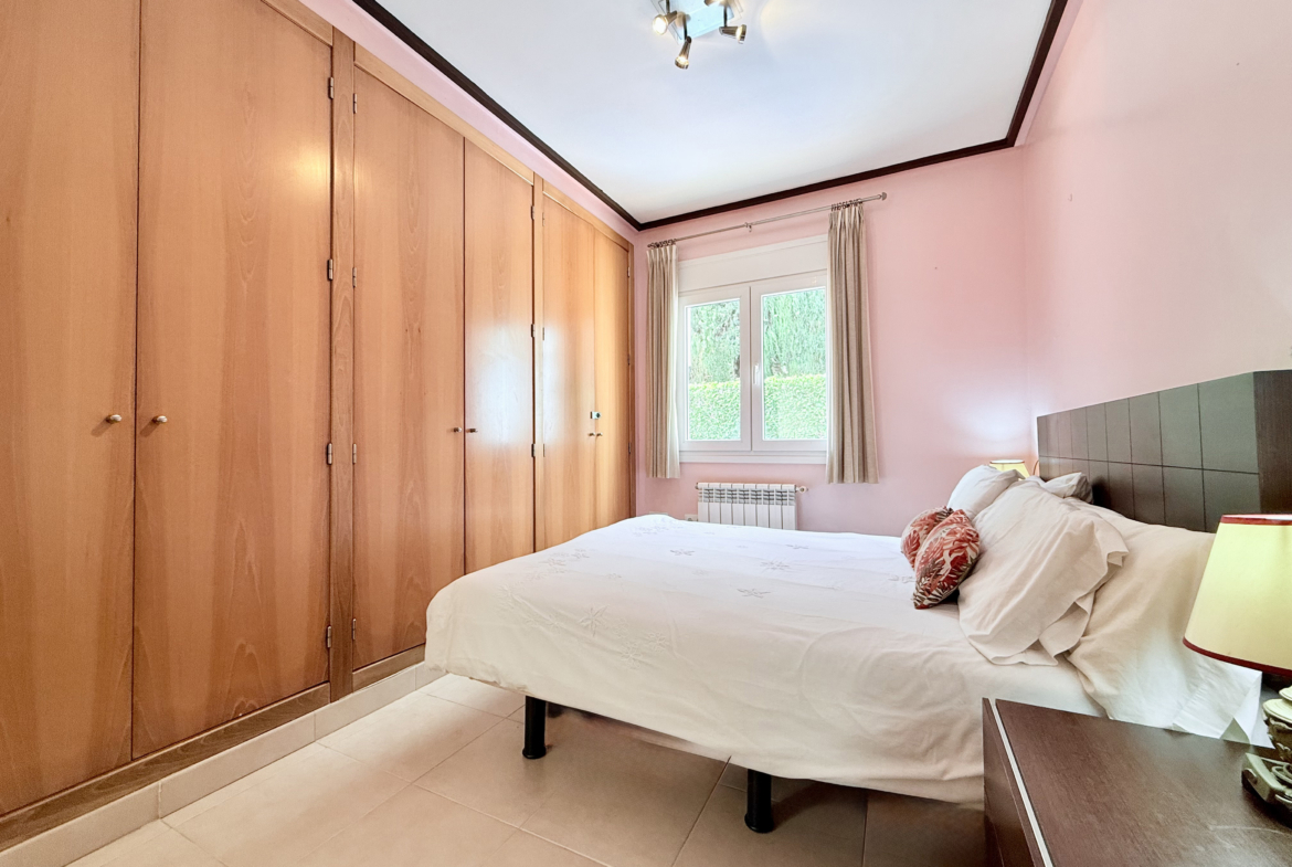 Master bedroom with en suite in Ciervo villa Mar Menor Golf Resort Levante Properties