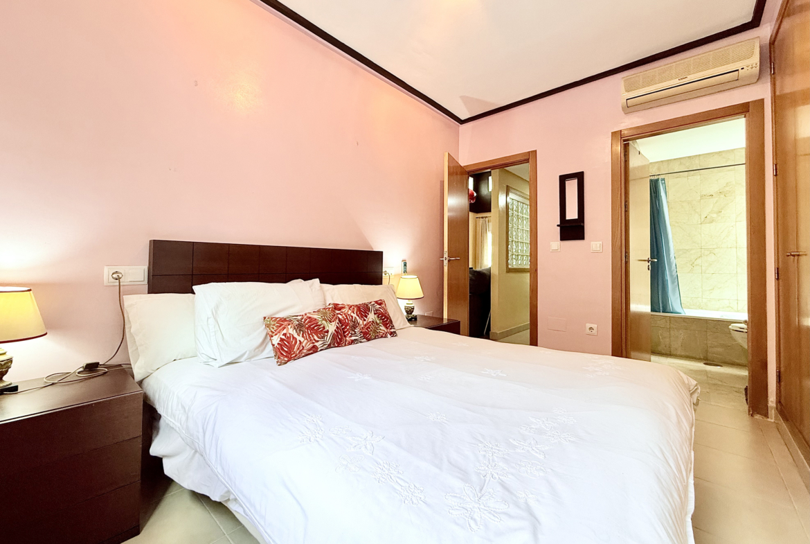 Master bedroom with en suite in Ciervo villa Mar Menor Golf Resort Levante Properties