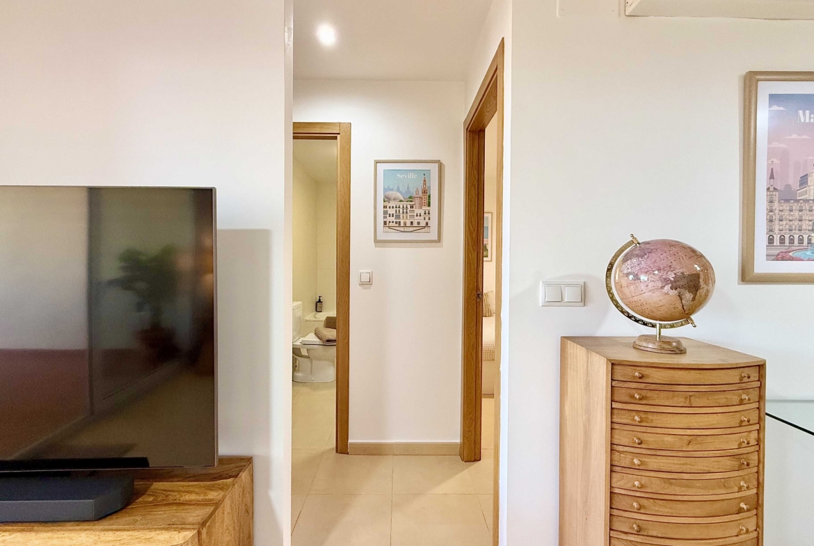 Bathroom and bedroom in Boulevard apartment for sale on Mar Menor Golf Resort by Levante Properties