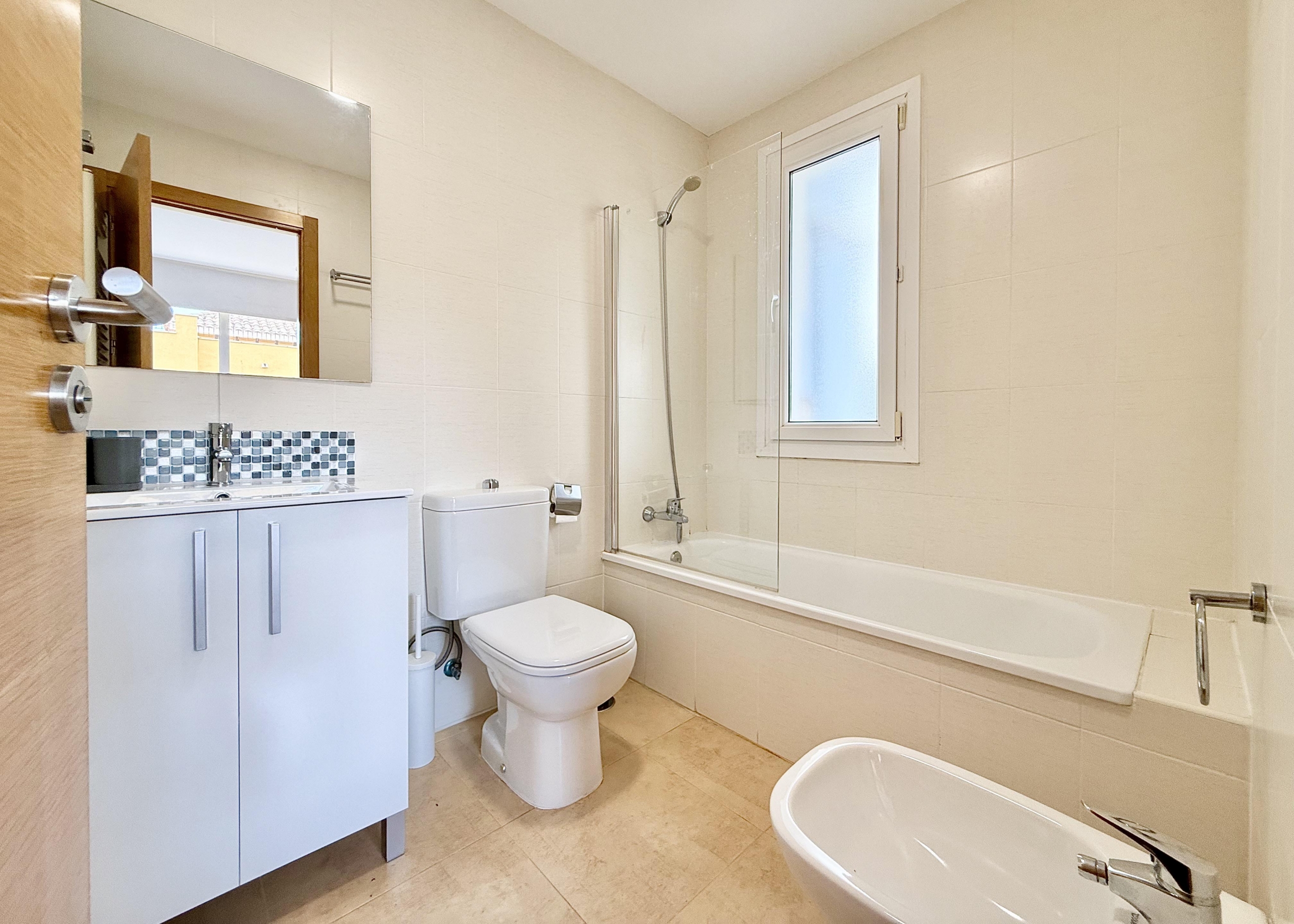 En suite bathroom in Rondella villa at Mar Menor Golf Resort by Levante Properties