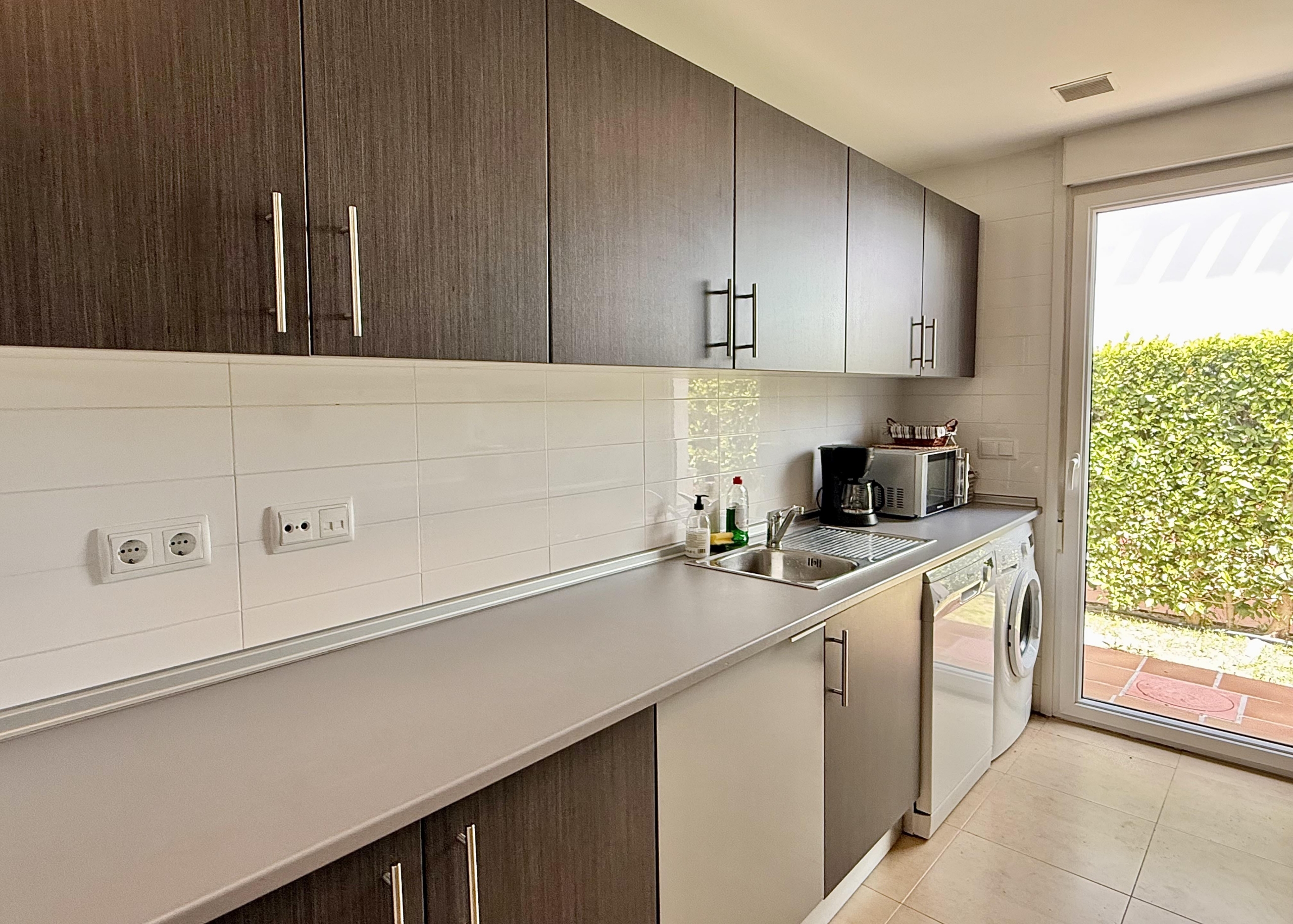 Modern kitchen in Mar Menor Golf Resort villa by Levante Properties