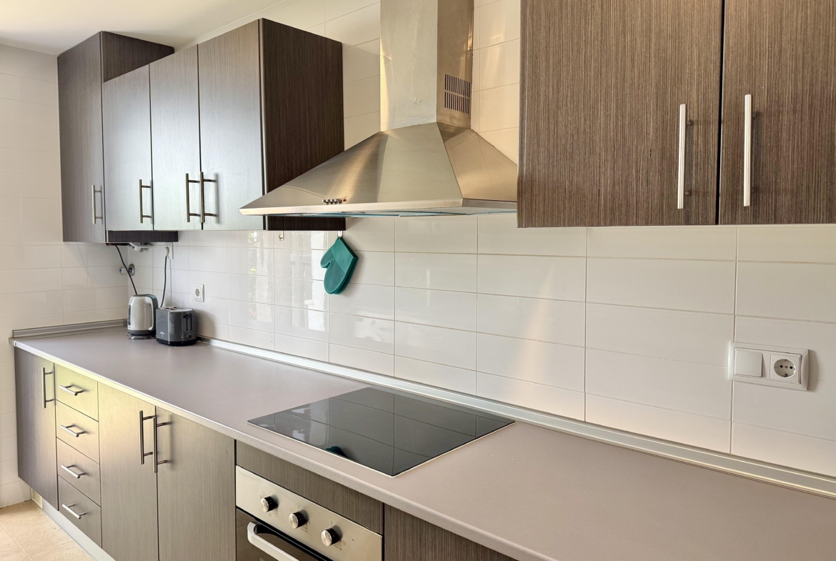 Modern kitchen in Mar Menor Golf Resort villa by Levante Properties