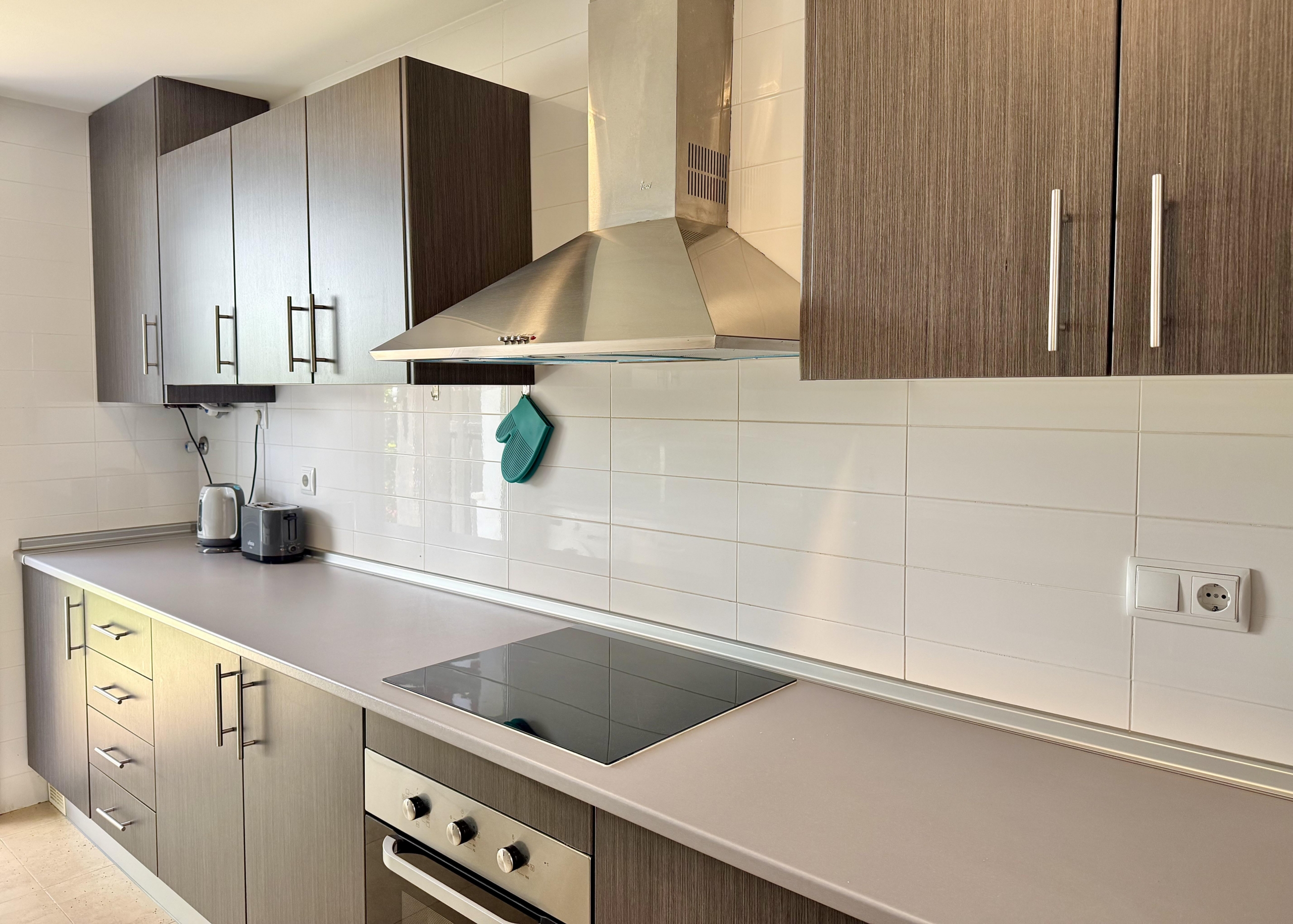 Modern kitchen in Mar Menor Golf Resort villa by Levante Properties