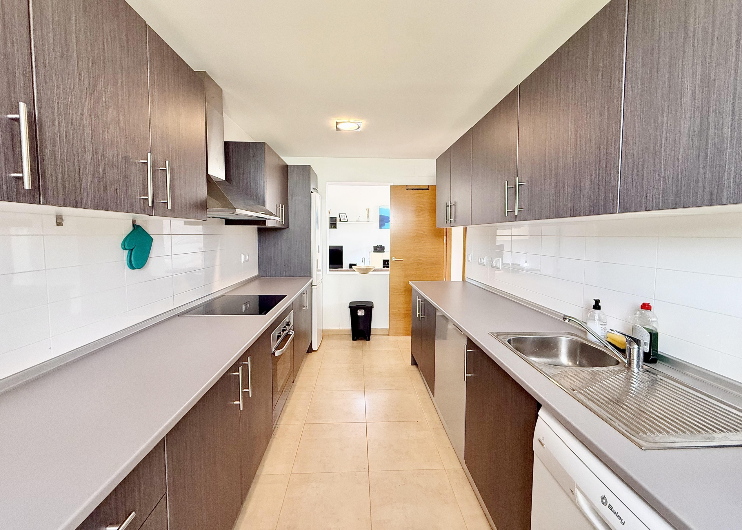 Modern kitchen in Mar Menor Golf Resort villa by Levante Properties