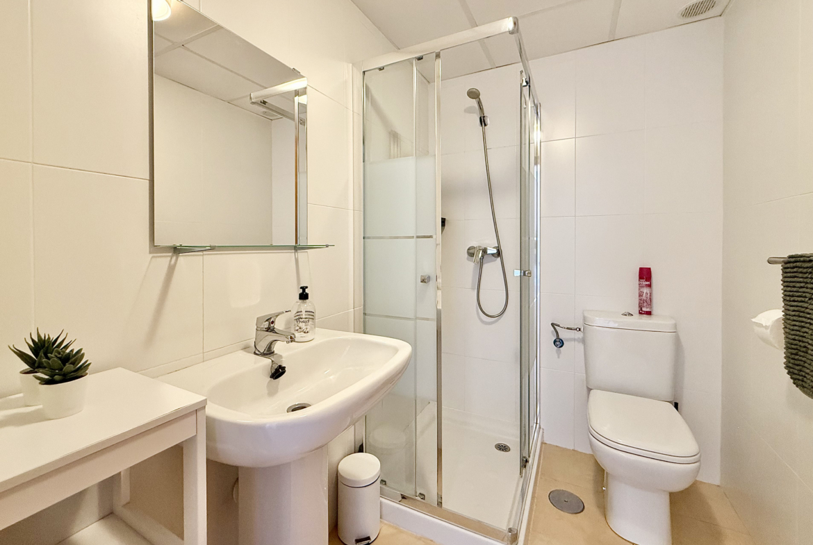 Modern shower room in Mar Menor Golf Resort apartment for sale