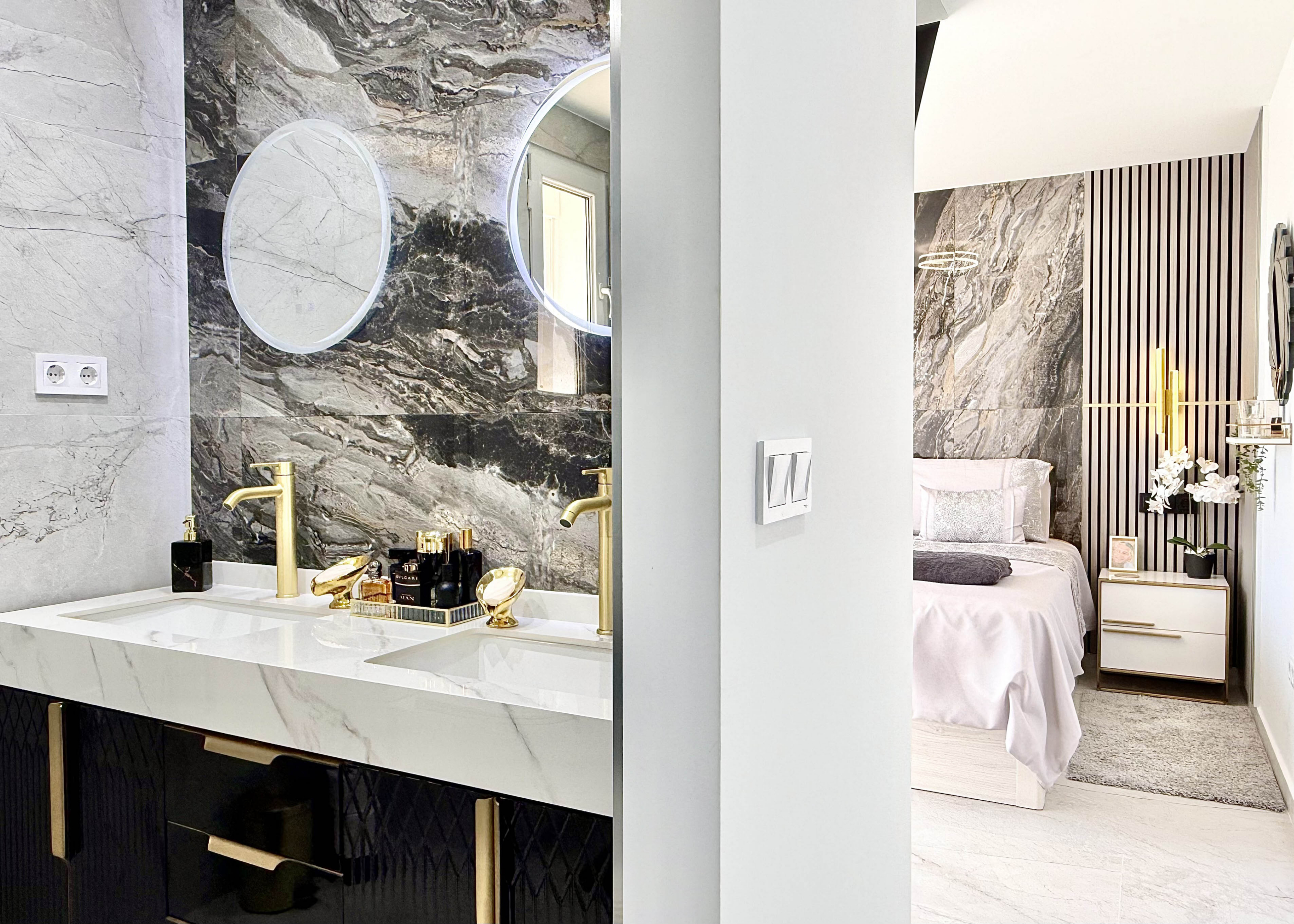 Luxury ensuite bathroom with walk-in shower in Calblanque Villa at Mar Menor Golf Resort