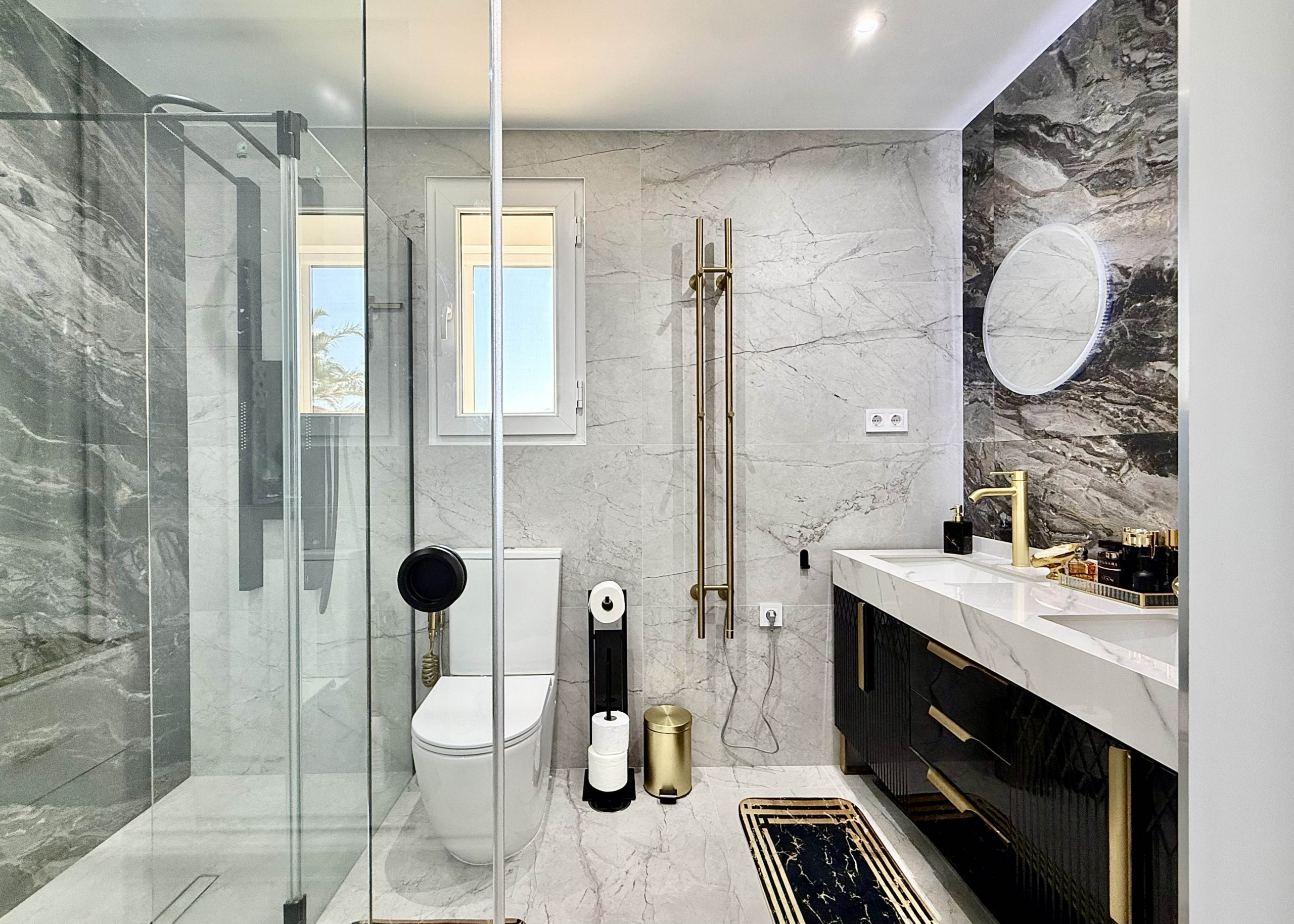 Luxury ensuite bathroom with walk-in shower in Calblanque Villa at Mar Menor Golf Resort