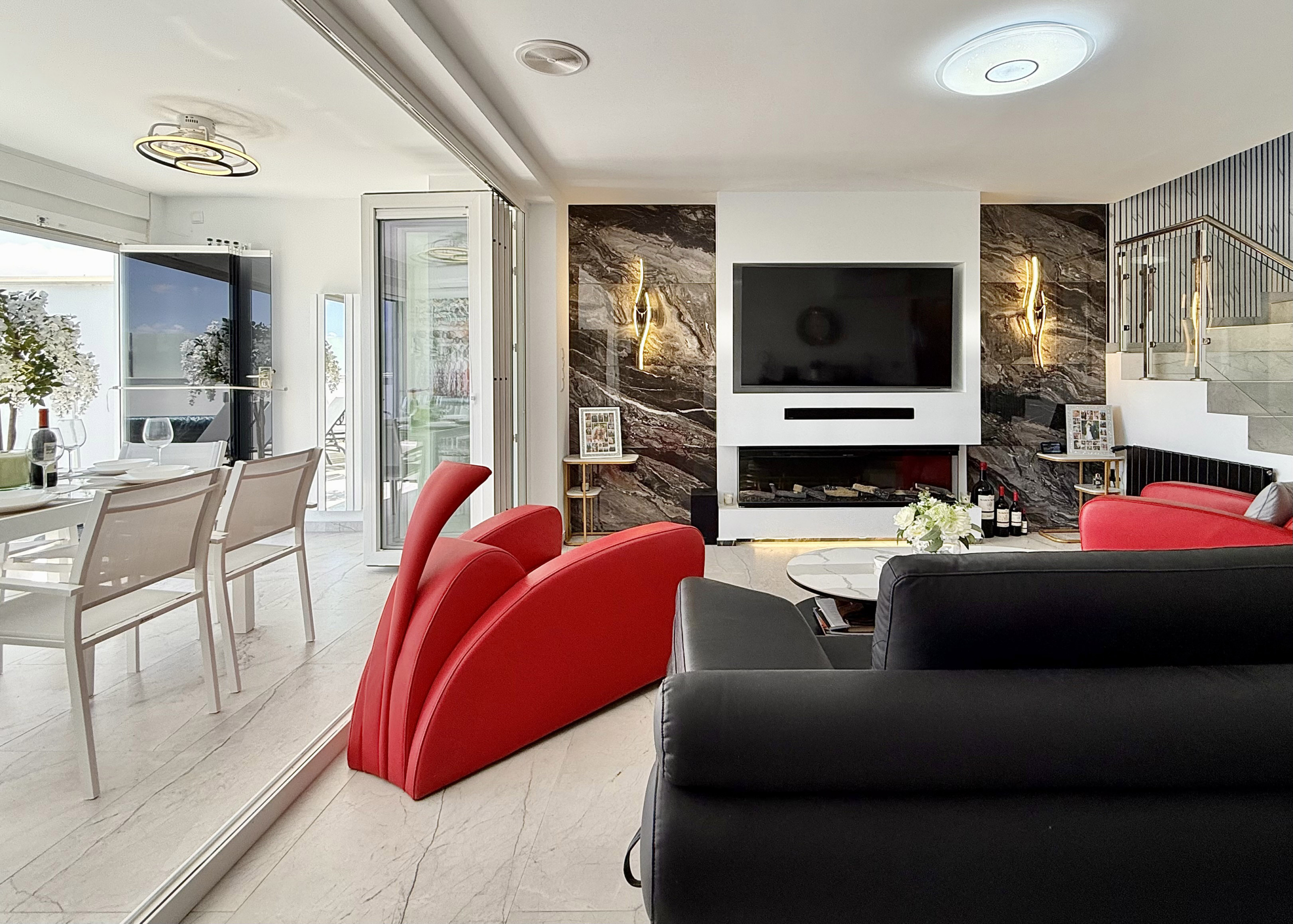 Contemporary living room in luxury Mar Menor Golf Resort villa listed by Cristina Lopez