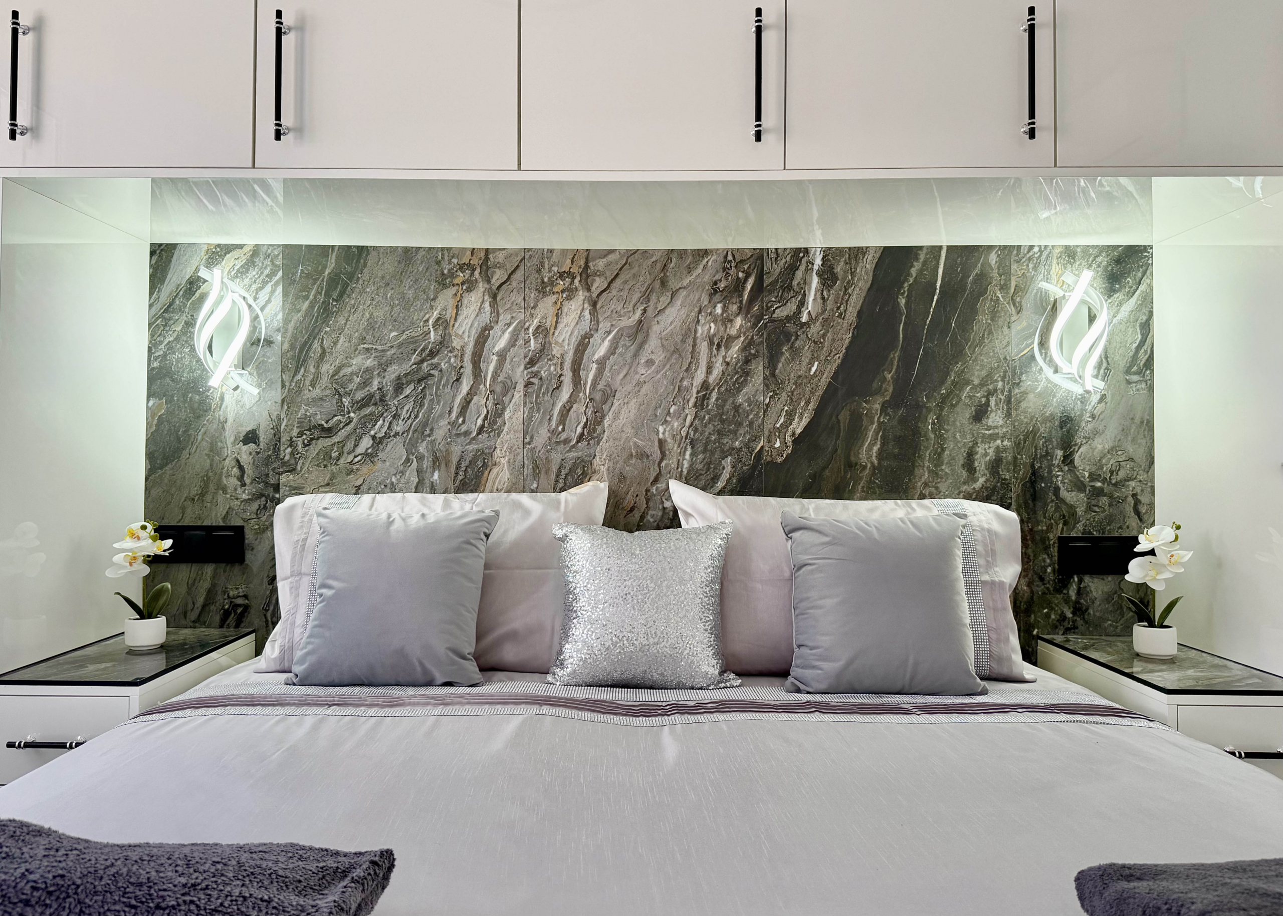 Guest bedroom in luxury Mar Menor Golf Resort villa represented by Levante Properties
