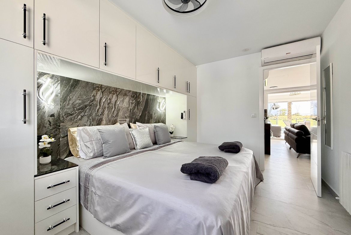 Guest bedroom in luxury Mar Menor Golf Resort villa represented by Levante Properties