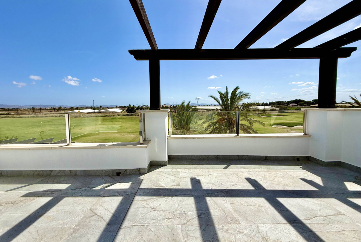 Rooftop solarium with panoramic views at Mar Menor Golf Resort property