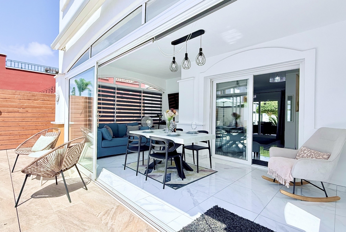 Enclosed terrace providing additional living space at Isla Grosa Villa on Mar Menor Golf Resort by Levante Properties