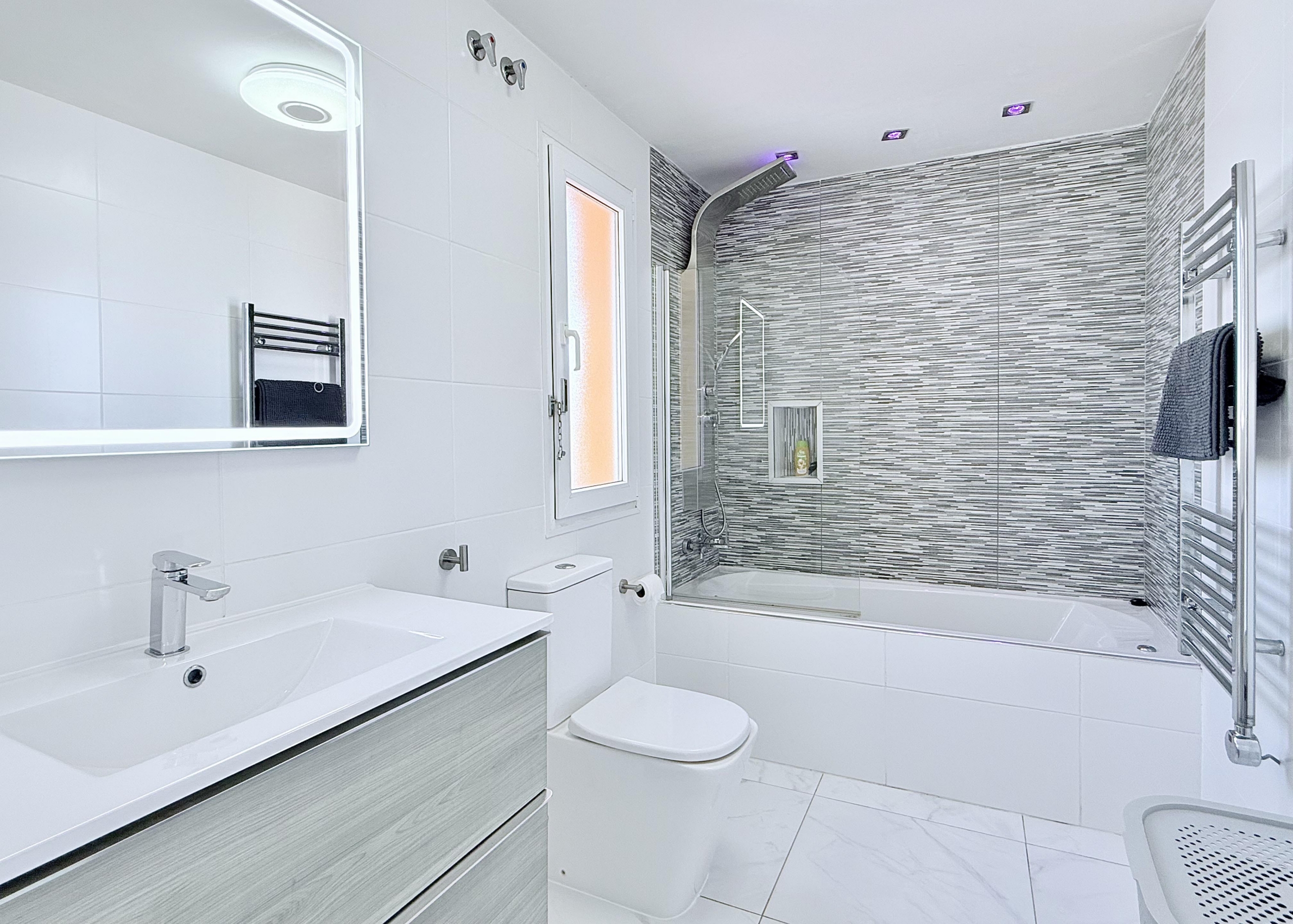 Family bathroom with hot tub style bath in Isla Grosa Villa on Mar Menor Golf Resort by Levante Properties