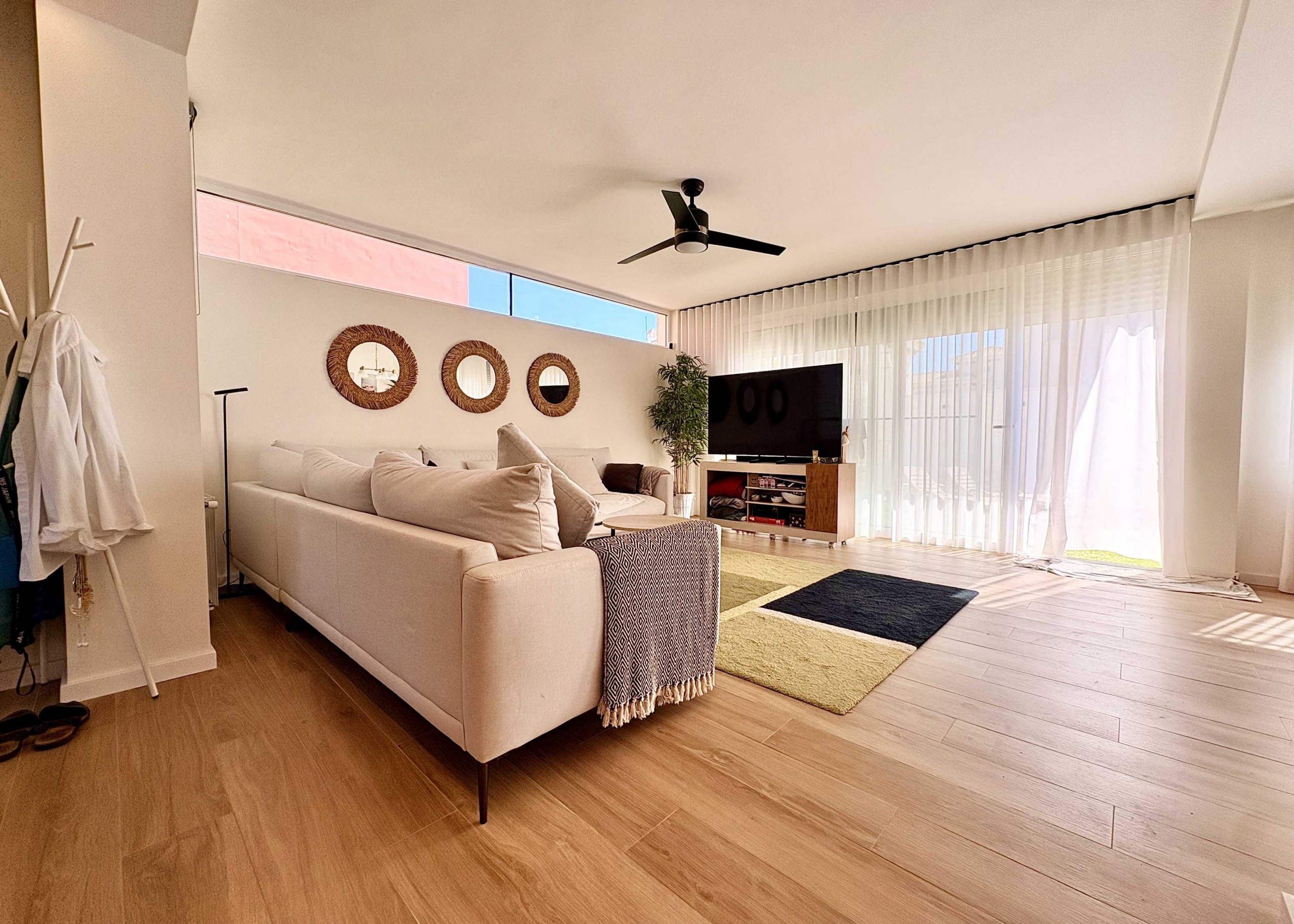 Open-plan living room in Baron villa on Mar Menor Golf Resort