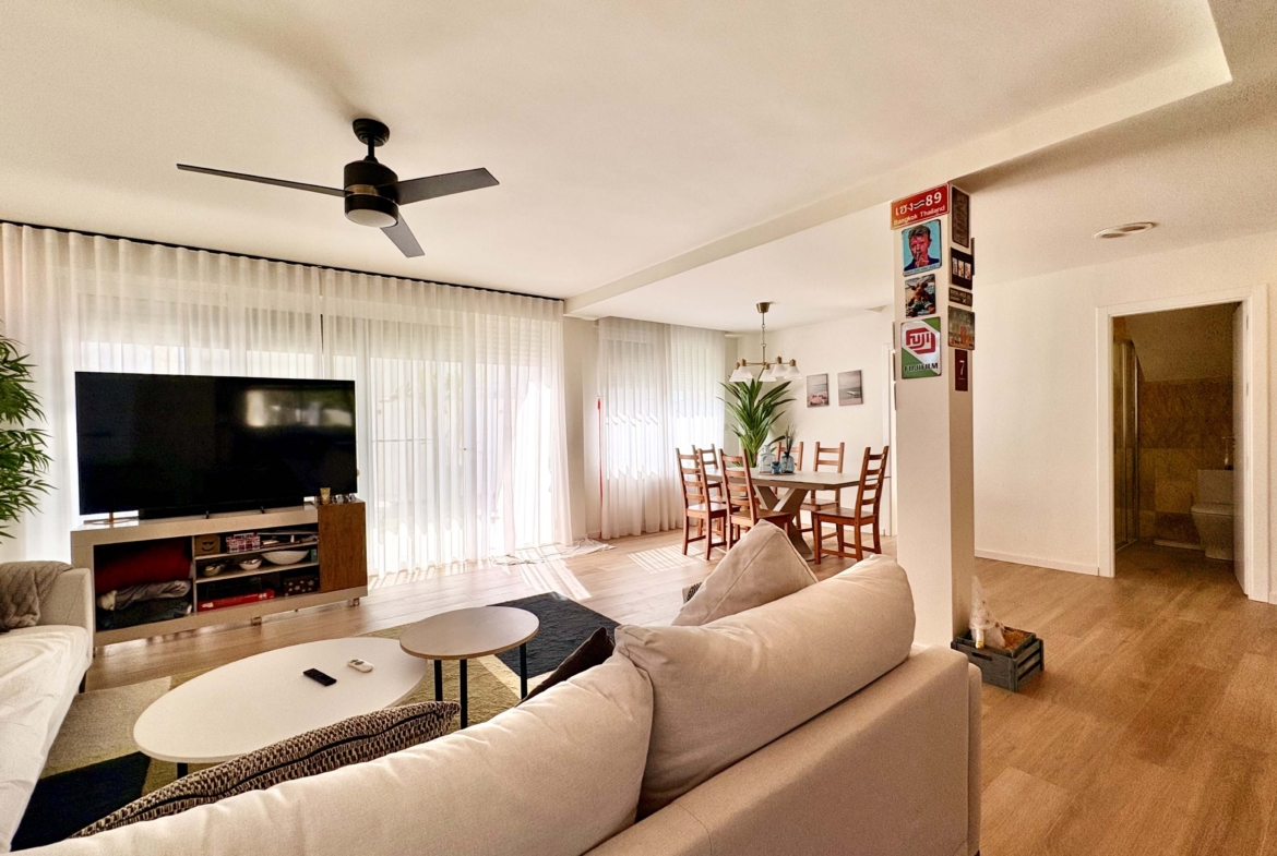 Open-plan living room in Baron villa on Mar Menor Golf Resort
