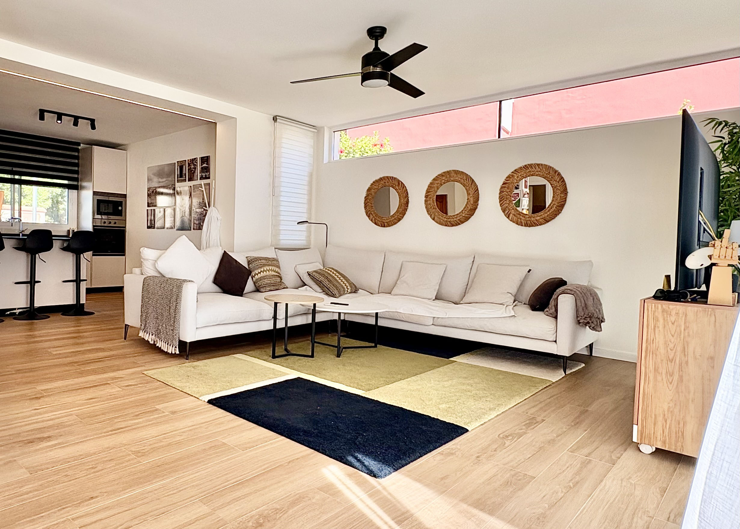 Open-plan living room in Baron villa on Mar Menor Golf Resort