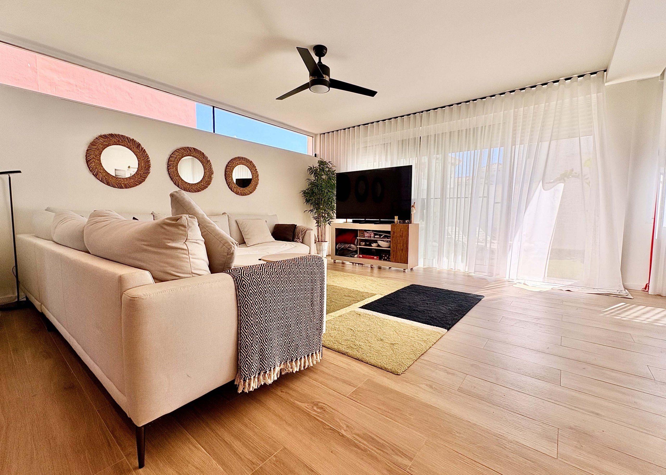 Open-plan living room in Baron villa on Mar Menor Golf Resort