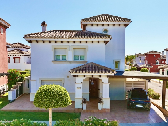 Exclusive South East Facing Baron Villa, 3-Bed and fully modernised, for sale in Mar Menor Golf Resort. With Levante Properties.