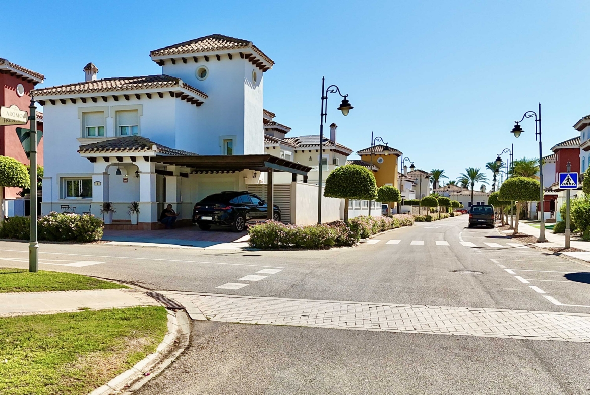 Exceptional three-bedroom Baron villa for sale on Mar Menor Golf Resort, featuring a private swimming pool, south-east facing garden and desirable corner plot. Exclusively presented by Levante Properties.