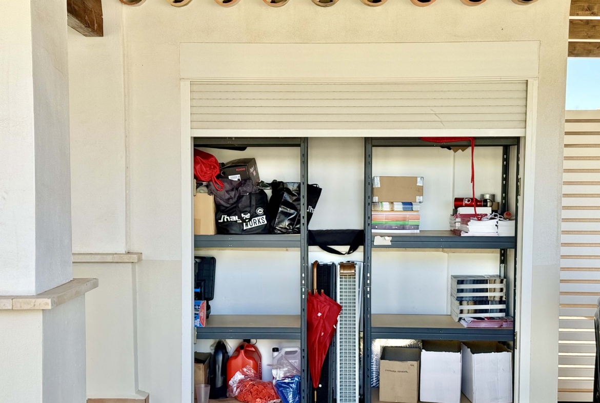 Built-in storage cupboard at Baron villa on Mar Menor Golf Resort