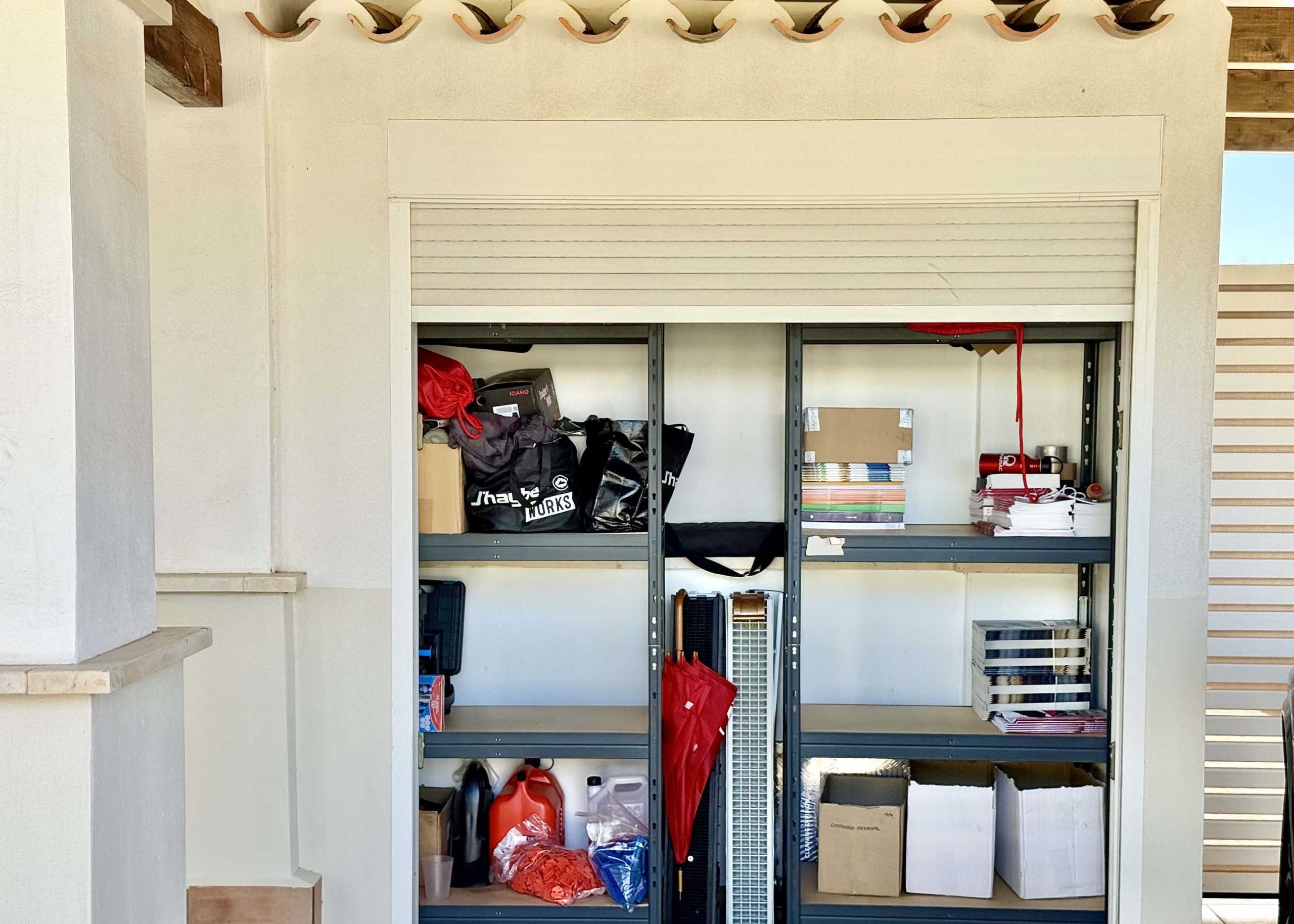 Built-in storage cupboard at Baron villa on Mar Menor Golf Resort