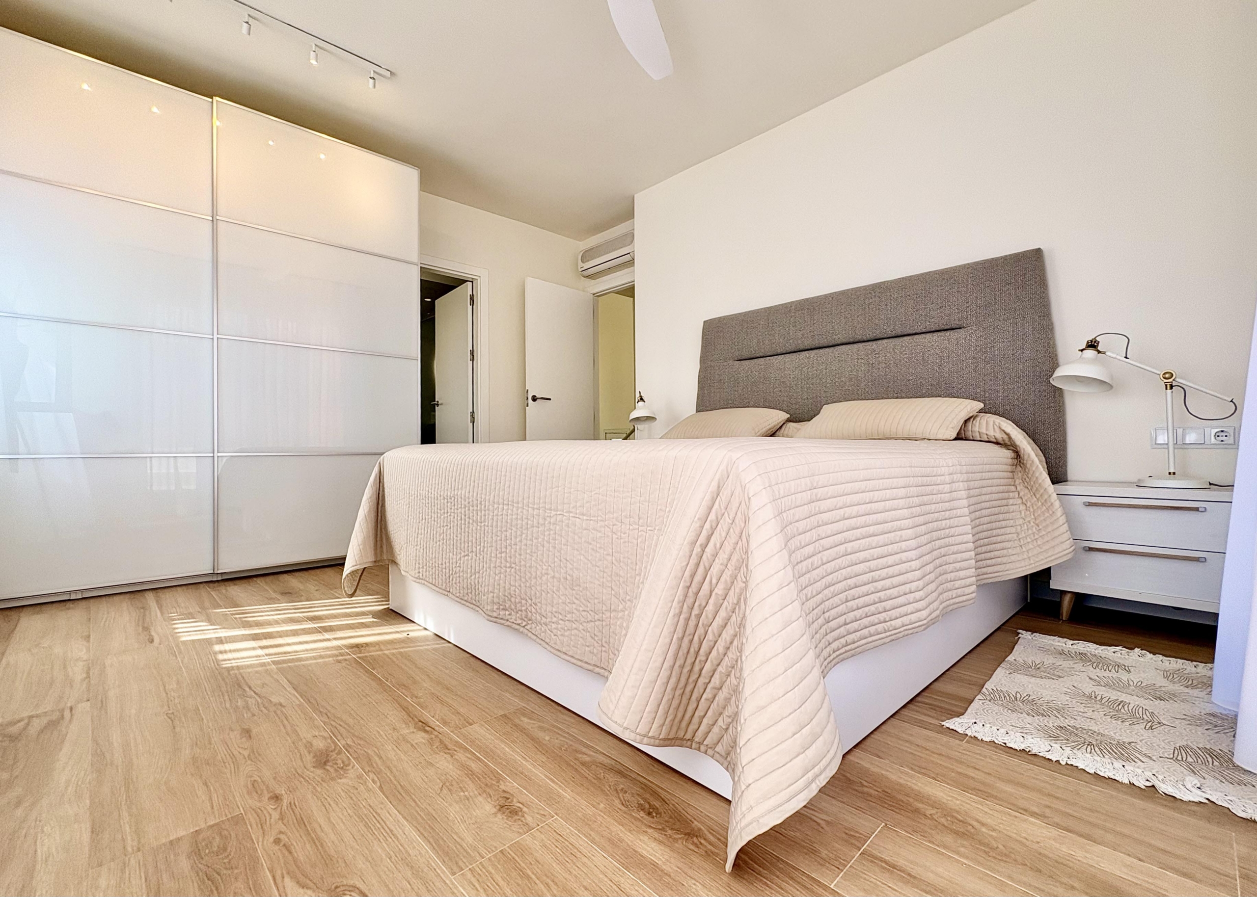 Extended master bedroom in Baron villa on Mar Menor Golf Resort