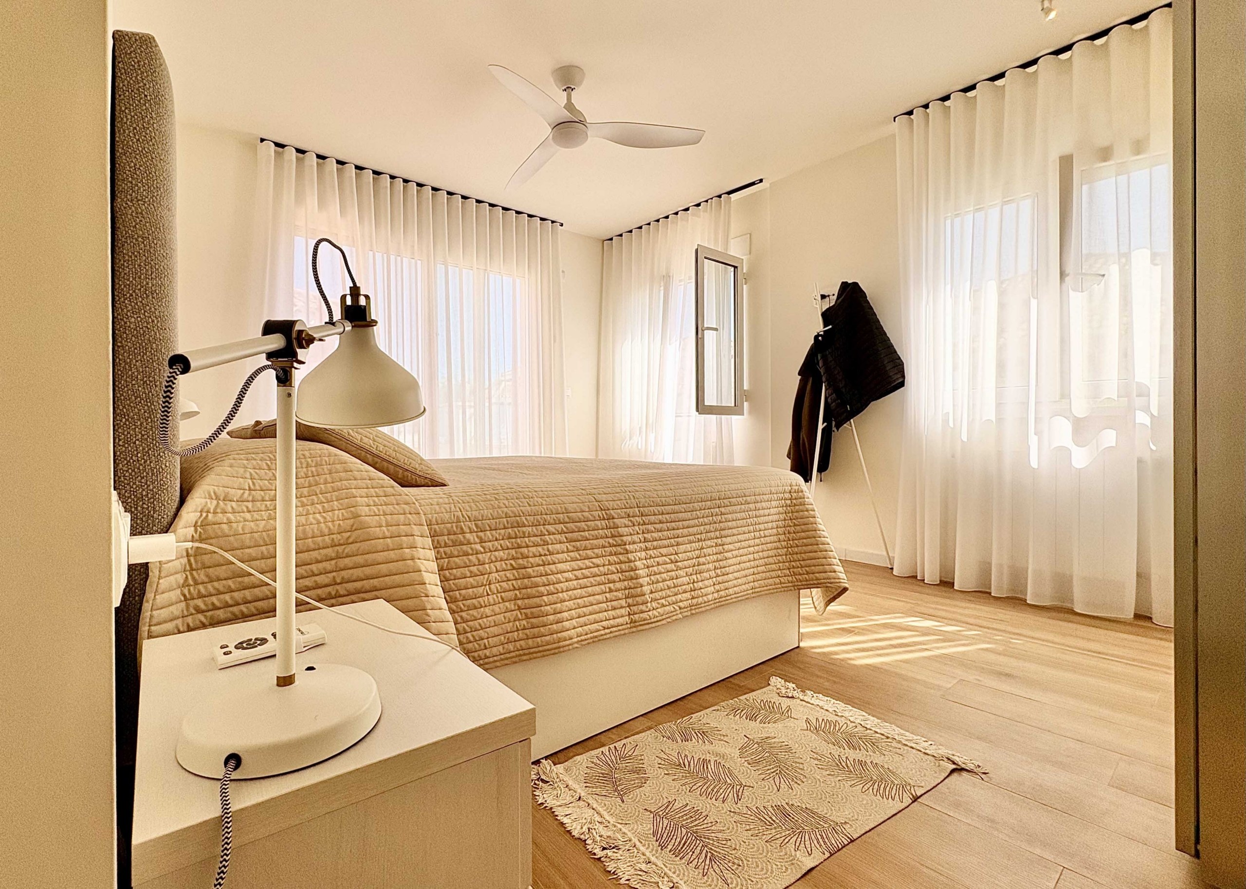 Extended master bedroom in Baron villa on Mar Menor Golf Resort