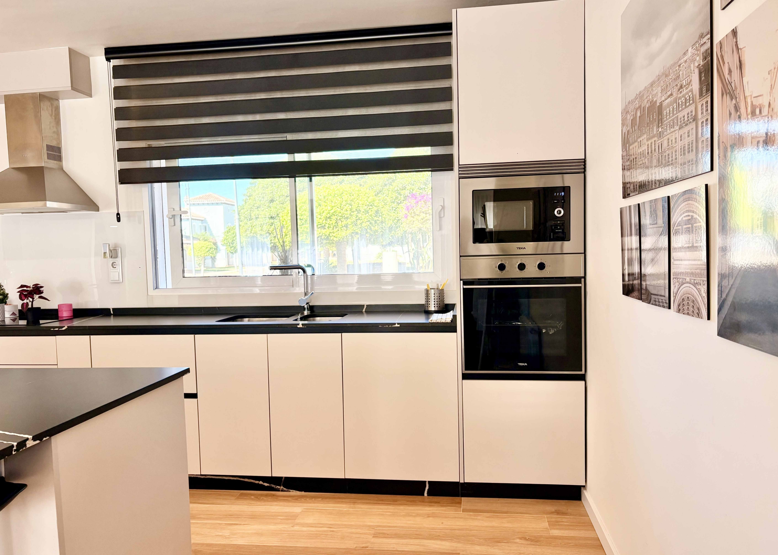 Modern open-plan kitchen in Baron villa on Mar Menor Golf Resort