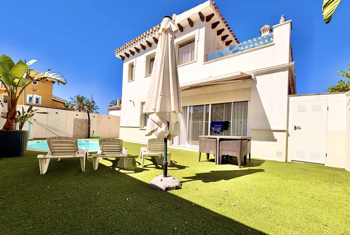 South-east facing garden at Baron villa on Mar Menor Golf Resort