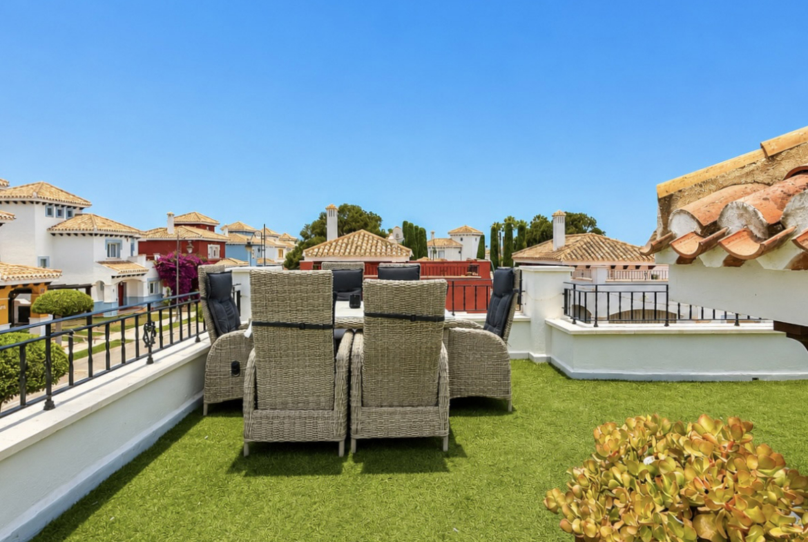 Private rooftop solarium at Rondella villa on Mar Menor Golf Resort