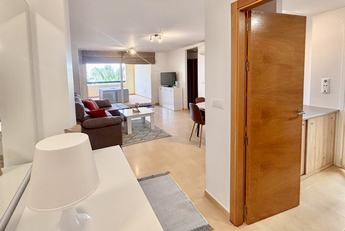 Open-plan living room with golf views in a Boulevard apartment on Mar Menor Golf Resort