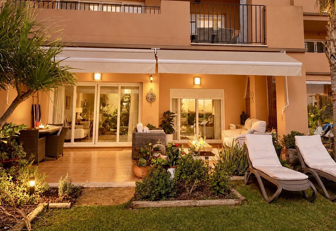 Discover this Ground Floor Apartment with Exceptional Outdoor Living for Sale on Mar Menor Golf Resort. Lake, pool and golf views. Key Ready.