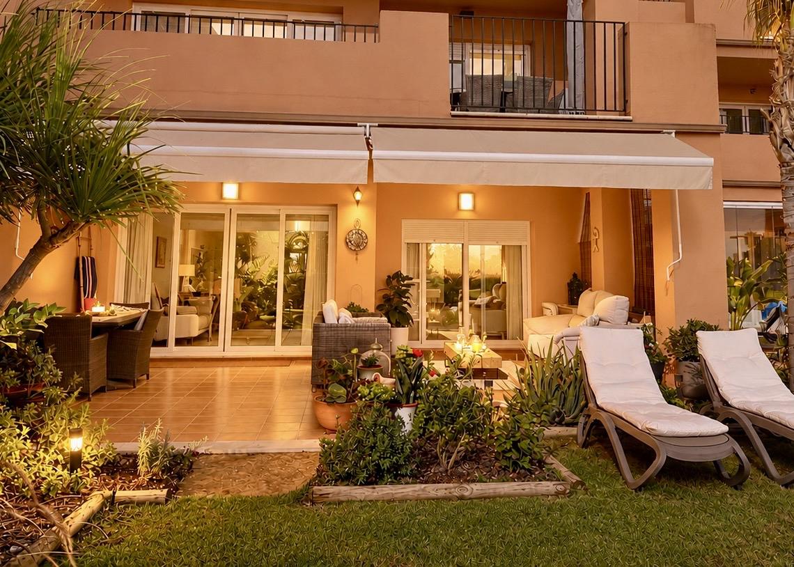 Discover this Ground Floor Apartment with Exceptional Outdoor Living for Sale on Mar Menor Golf Resort. Lake, pool and golf views. Key Ready.